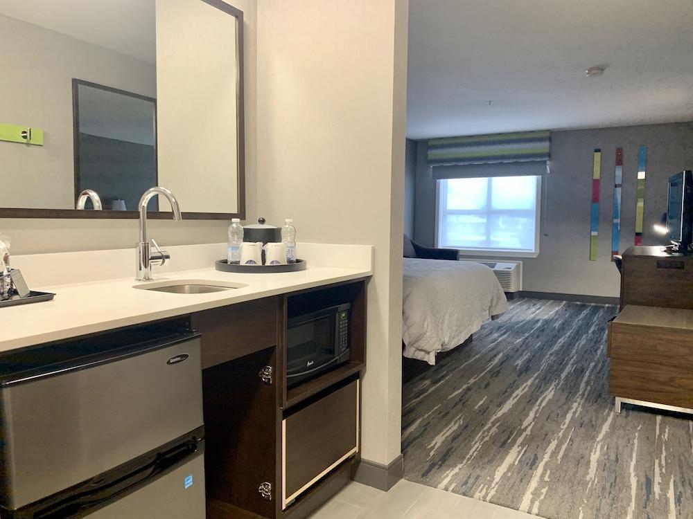 Hampton Inn By Hilton Kamloops Exteriör bild