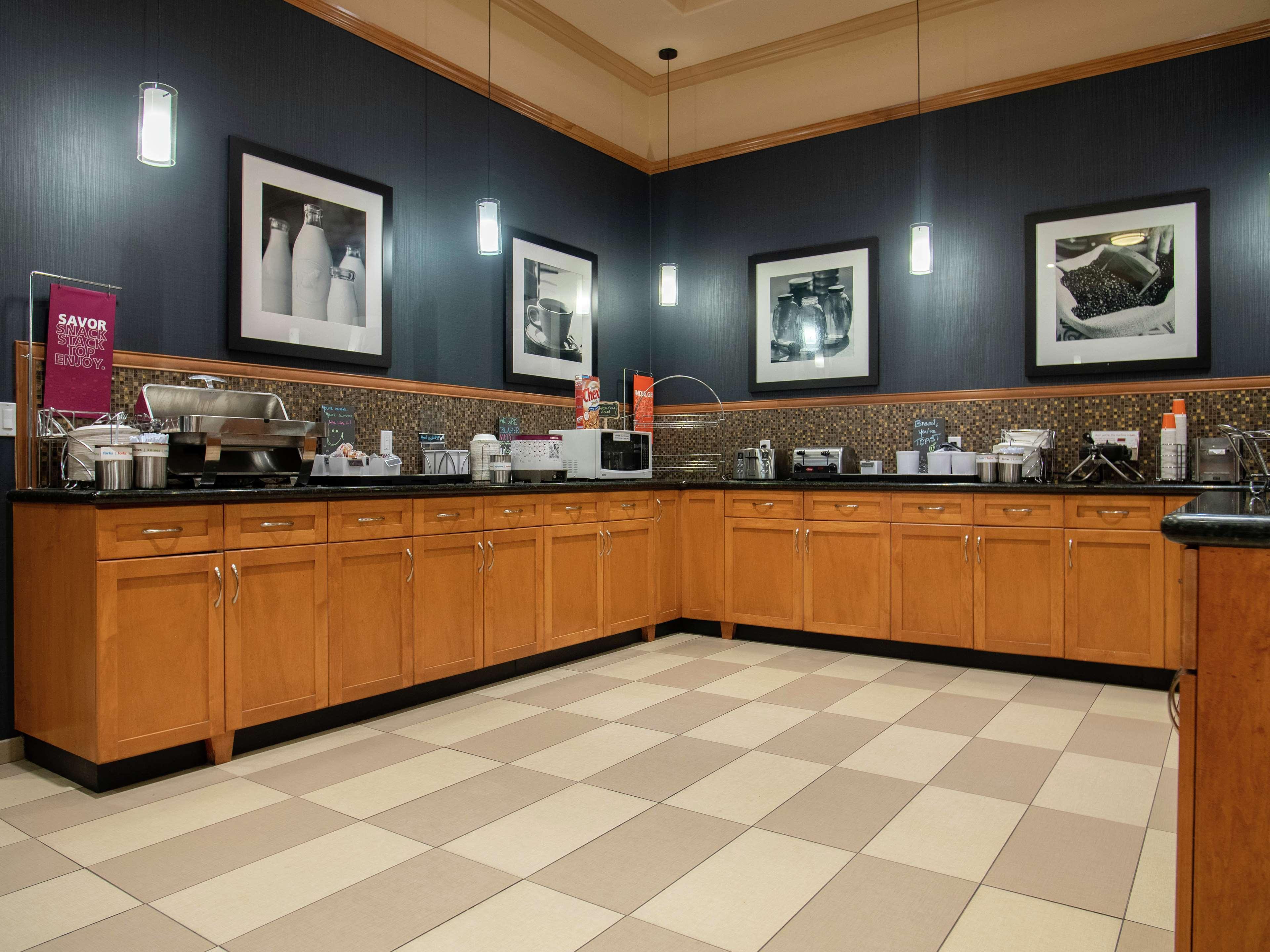 Hampton Inn By Hilton Kamloops Exteriör bild
