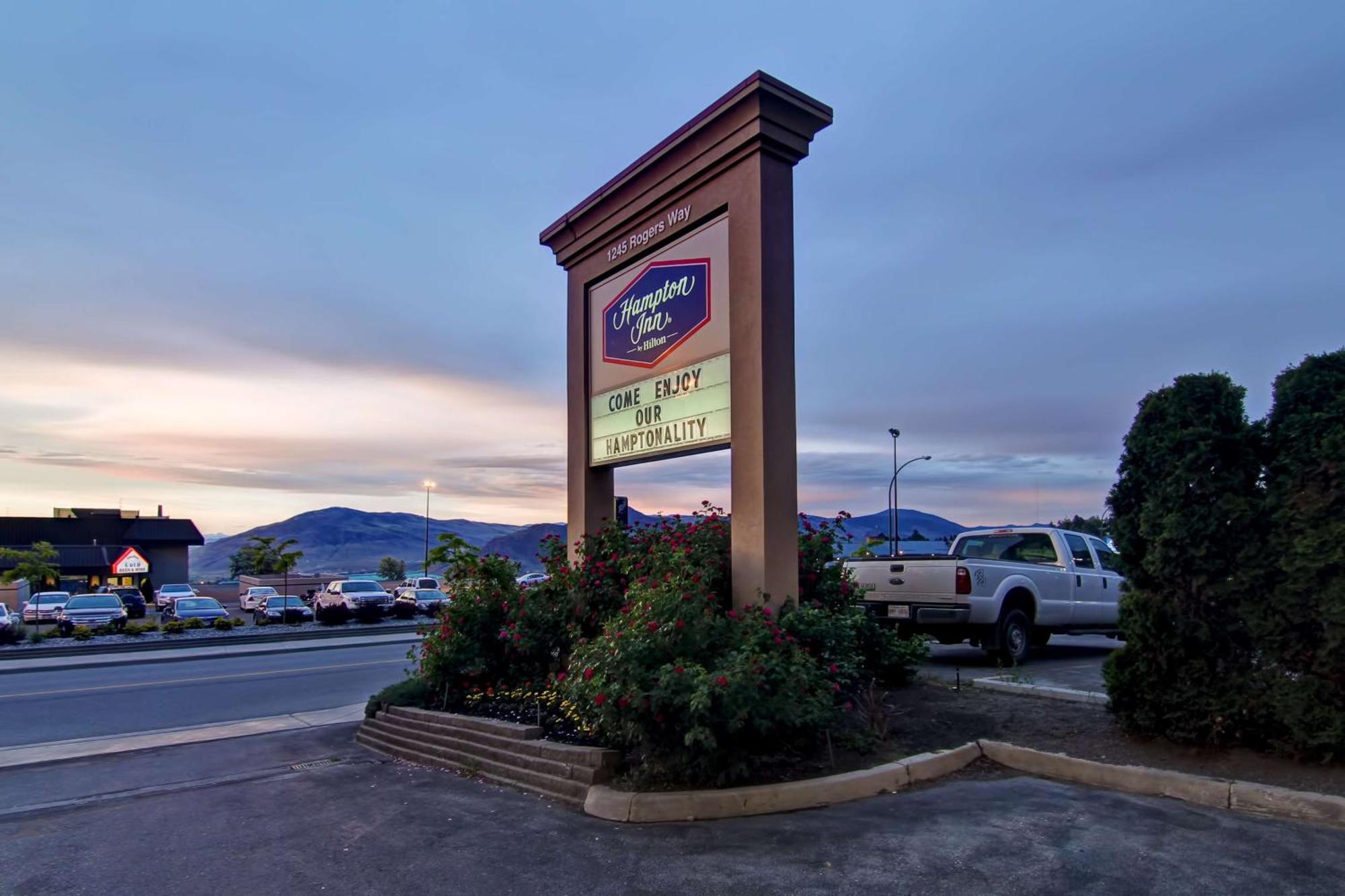 Hampton Inn By Hilton Kamloops Exteriör bild