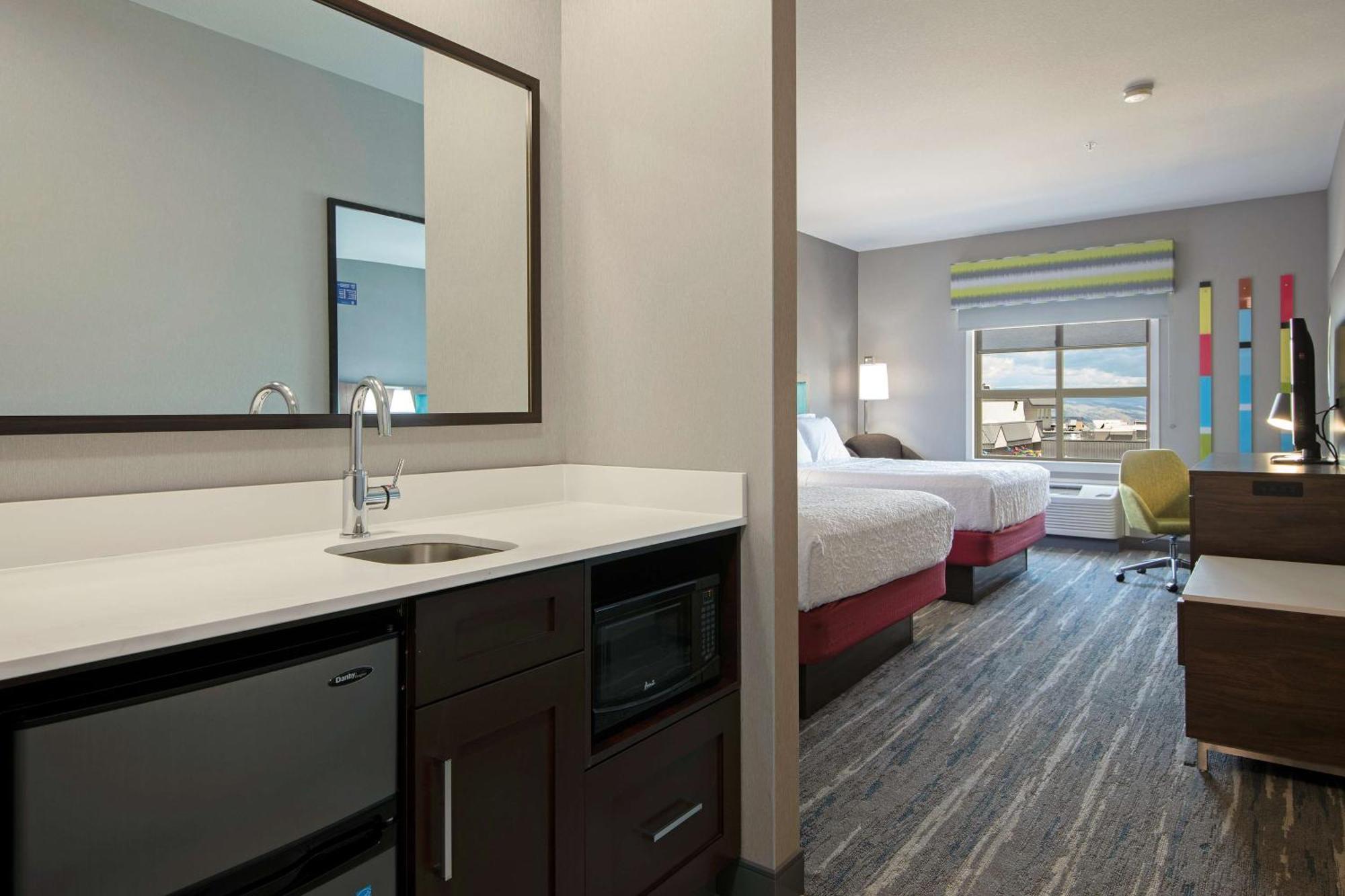 Hampton Inn By Hilton Kamloops Exteriör bild