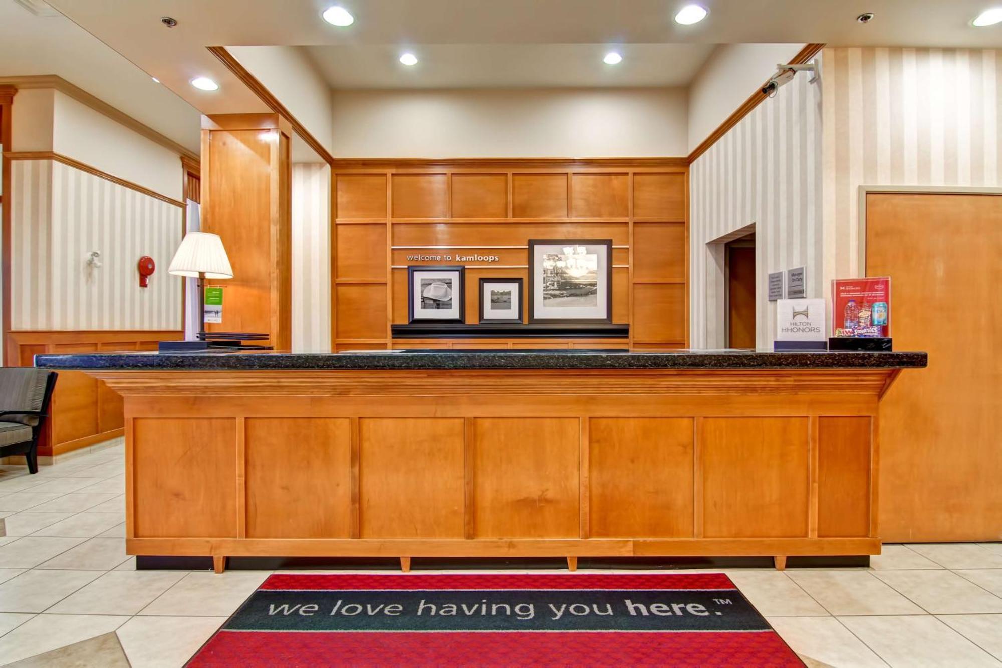 Hampton Inn By Hilton Kamloops Exteriör bild