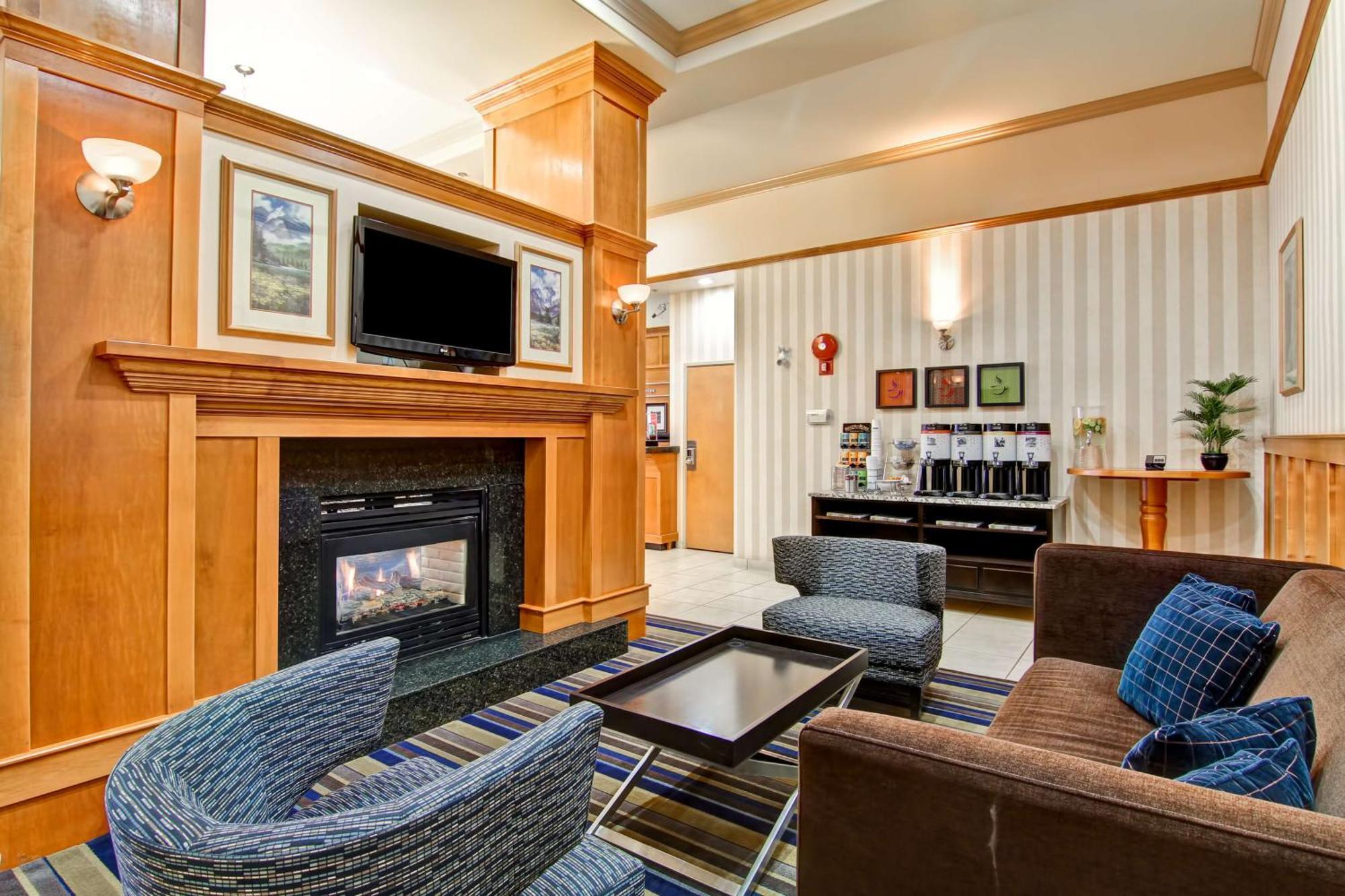 Hampton Inn By Hilton Kamloops Exteriör bild