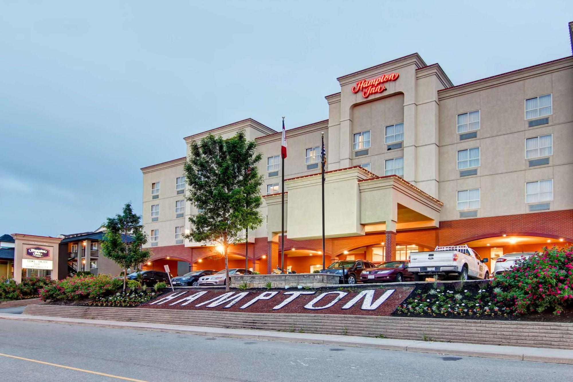 Hampton Inn By Hilton Kamloops Exteriör bild