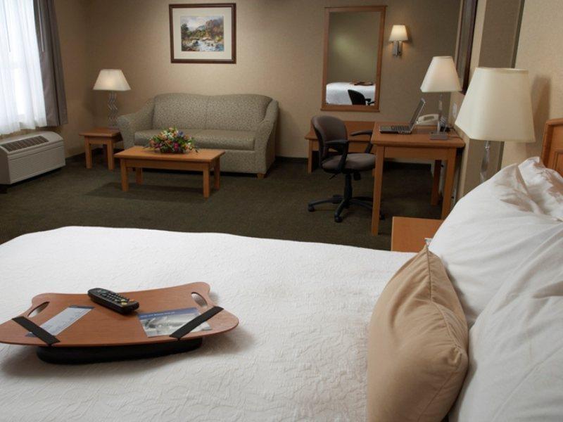 Hampton Inn By Hilton Kamloops Exteriör bild